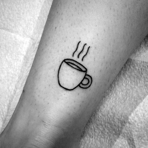 40 Tatuagens de xícaras de café (Com o significado)