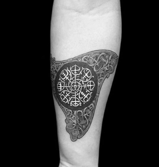 tatuagem bussola viking vegvisir 118