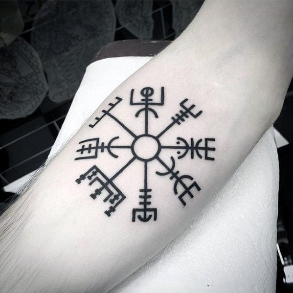 tatuagem bussola viking vegvisir 18