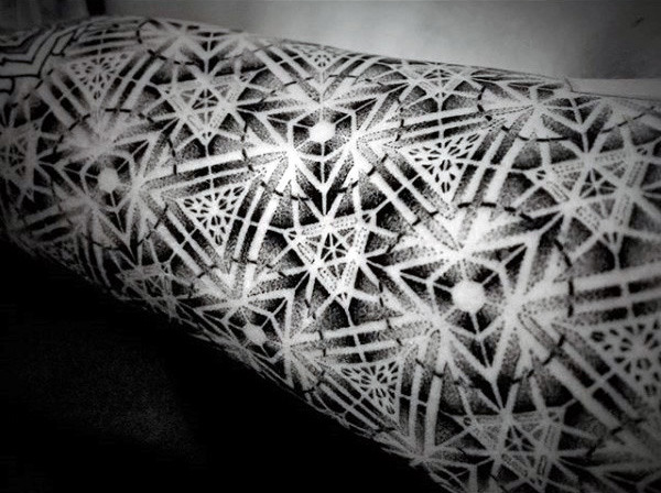 tatuagem geometria sagrada 153