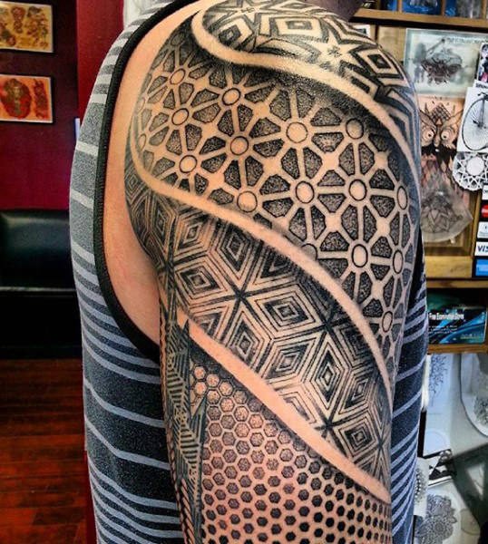 tatuagem geometria sagrada 337