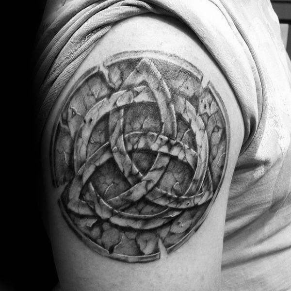 tatuagem simbolo triquetra 81