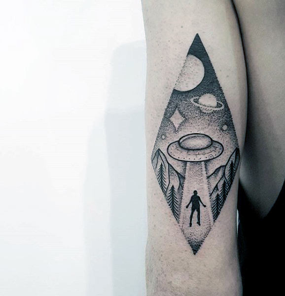 tatuagem ufo ovni 61