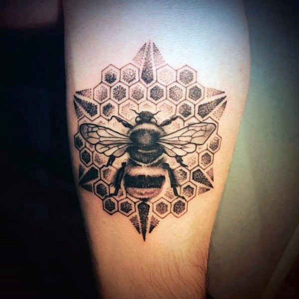 tatuagem favo de mel abelha 39