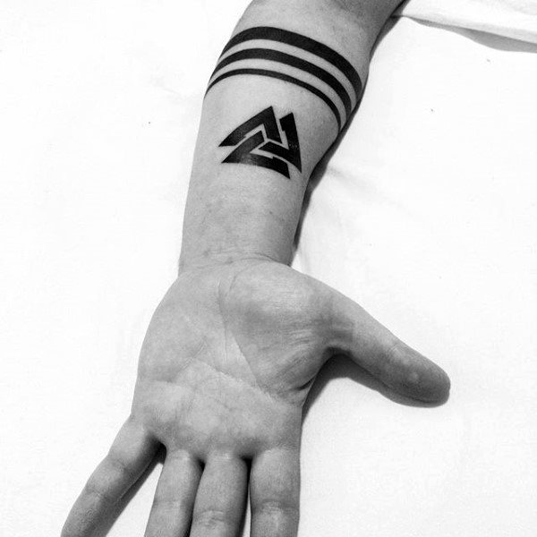 46 de tatuaje cu Valknut (nodul morții) și semnificația lui